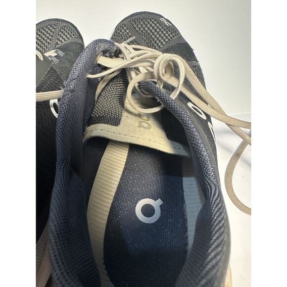 On Cloud Women’s Running Shoes W10 EU 42 Black Gray Lightweight Mesh Athletic - Picture 2 of 8